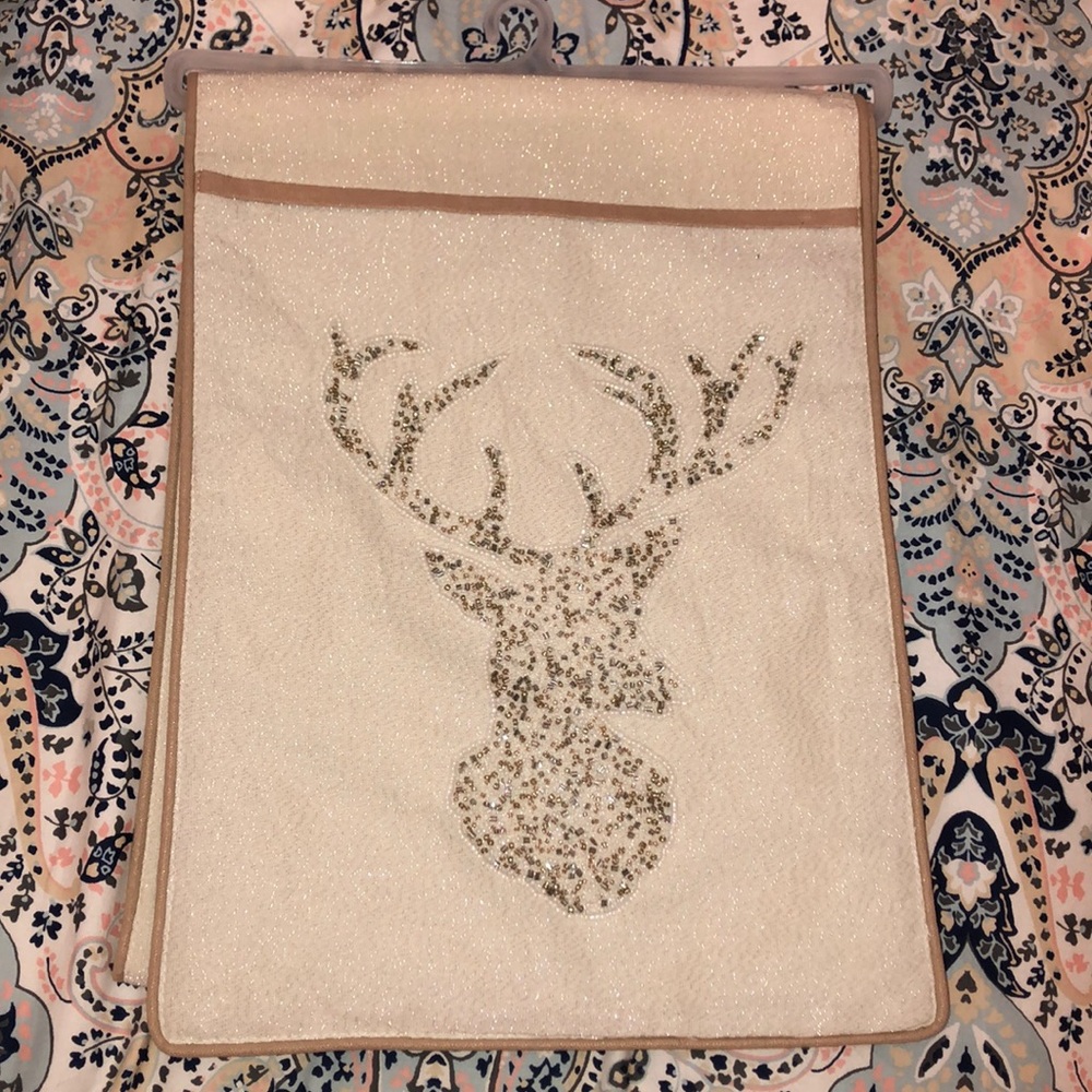 Cream beaded dear table runner never been used